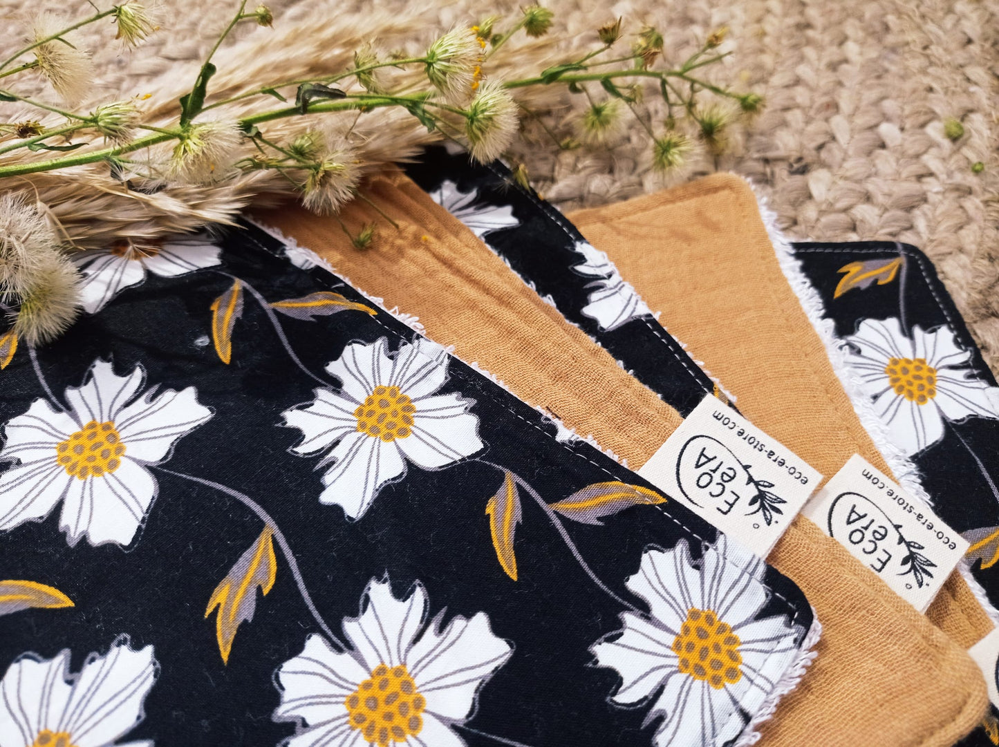 Toallitas Eco Era - Flor blanco negro - camel